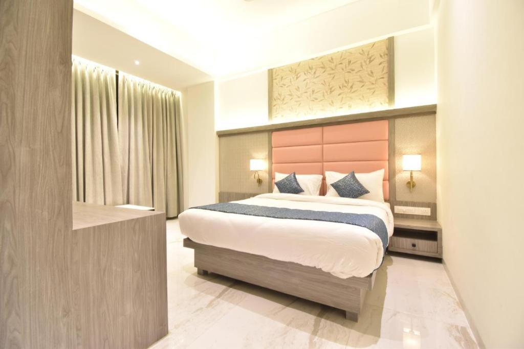 Glitz Hotels La Dahlia - Premium Tháné Exteriér fotografie