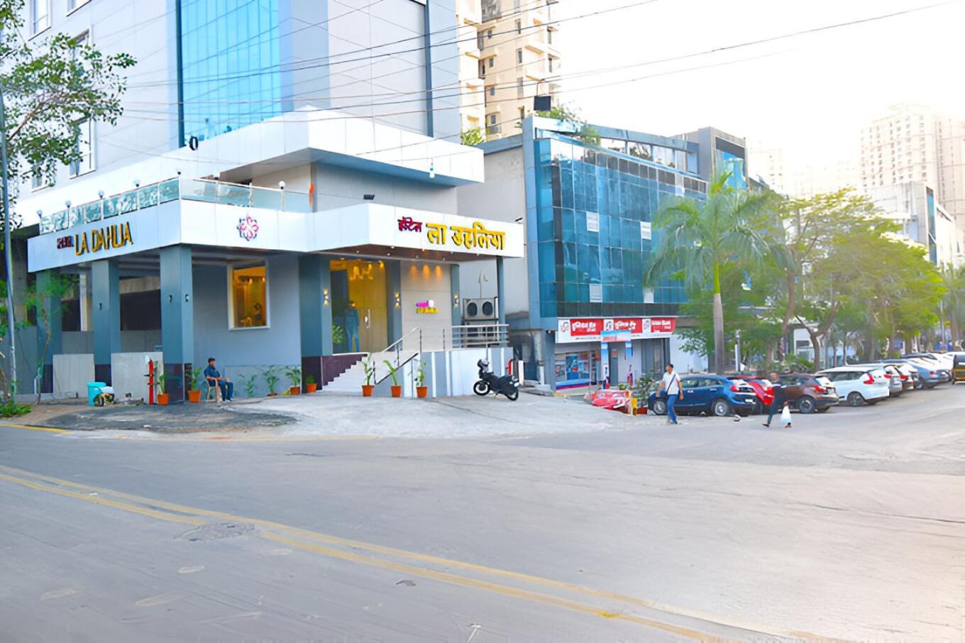 Glitz Hotels La Dahlia - Premium Tháné Exteriér fotografie